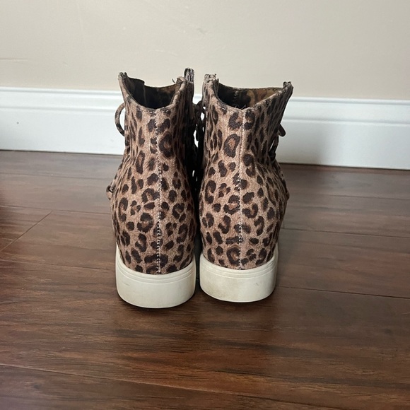 Very G Ursula Wedge Leopard print shoe-Size 9 - Picture 5 of 11